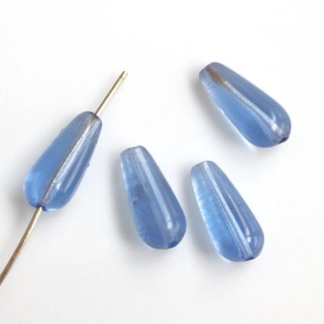 .古い細長ドロップガラスビーズ14㎜　4個（blue）　フランスヴィンテージ　215