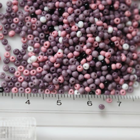 シードビーズ　5ｇ （スモーキーローズパープルMix）チェコヴィンテージ　636