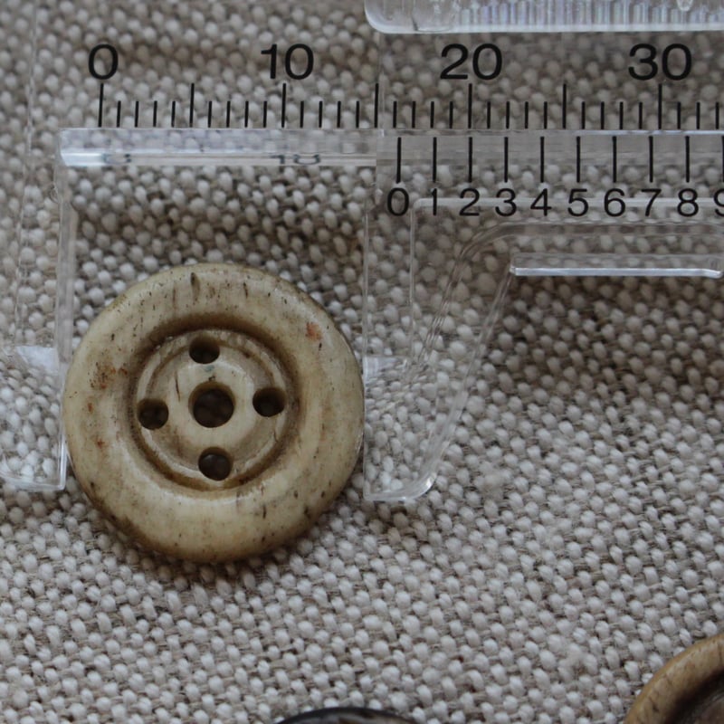 フランスの古い天然素材のボタン16㎜ 各種 フランスアンティークボタン