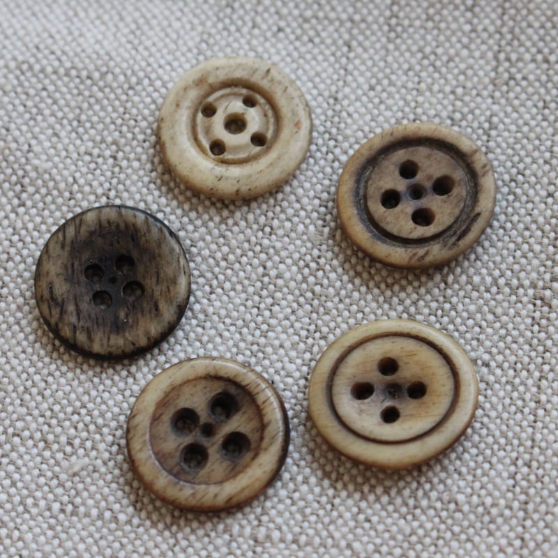 フランスの古い天然素材のボタン16㎜ 各種 フランスアンティークボタン