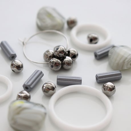 ガラスチューブビーズ4本セット　metallic gray　フランス　　234