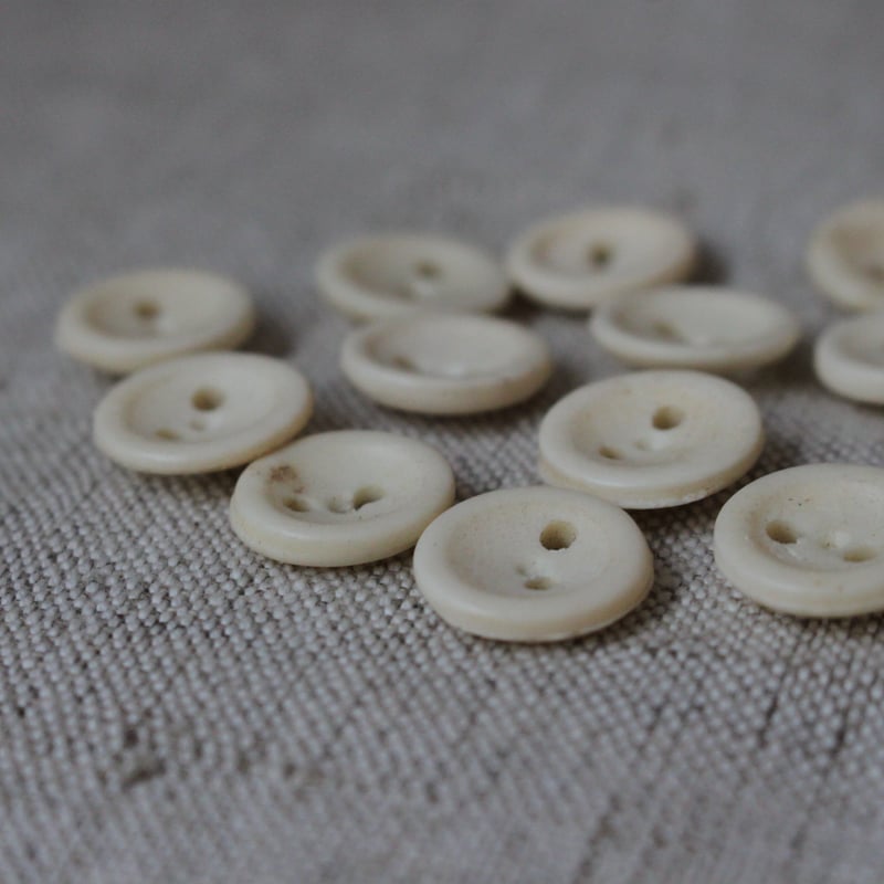 フランスの古いボーンボタン 14㎜ フランスアンティーク 368t | Le manège