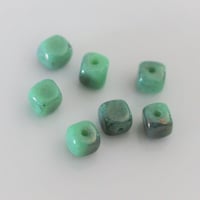 vintageキューブビーズ6個（ｸﾞﾘｰﾝ）5㎜　チェコガラス　524