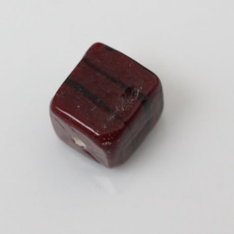 1㎝キューブガラスビーズ 　（ボルドー）フランス製ヴィンテージ　2317