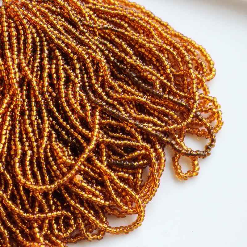 シードビーズ (ｺﾞｰﾙﾄﾞ) Ø2㎜ チェコヴィンテージ fe28 | Le manège