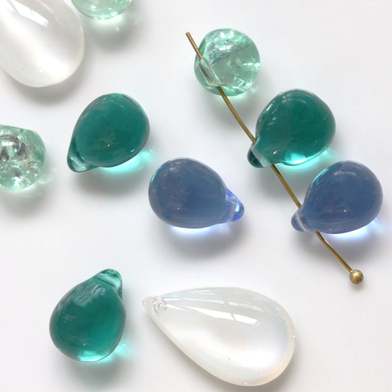 ラウンドクラックガラスビーズ9㎜ 2個 フランス製ヴィンテージ 485