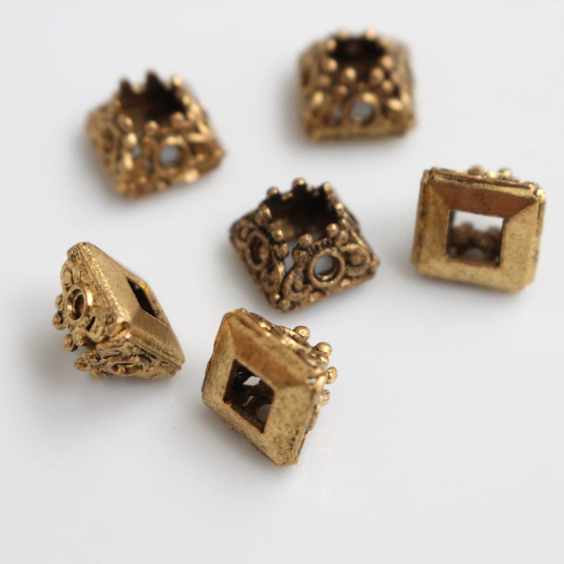 スクエア装飾メタルパーツ 10㎜ 2個 フランスヴィンテージ 811 | Le manège