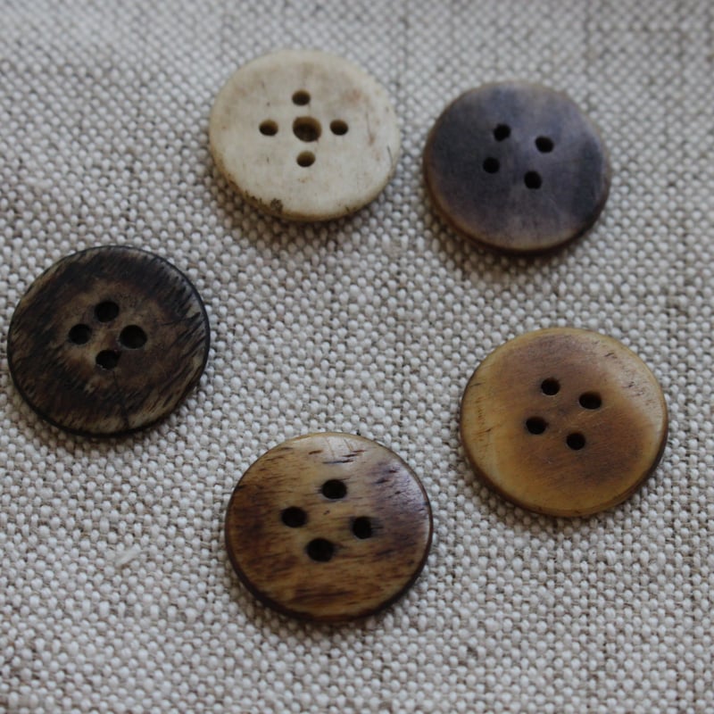 フランスアンティークの生地とボタン使いが素敵な作家一点もの　ヴィンテージ 籠 フランスアンティークの生地とボタン使いが素敵な作家一点もの