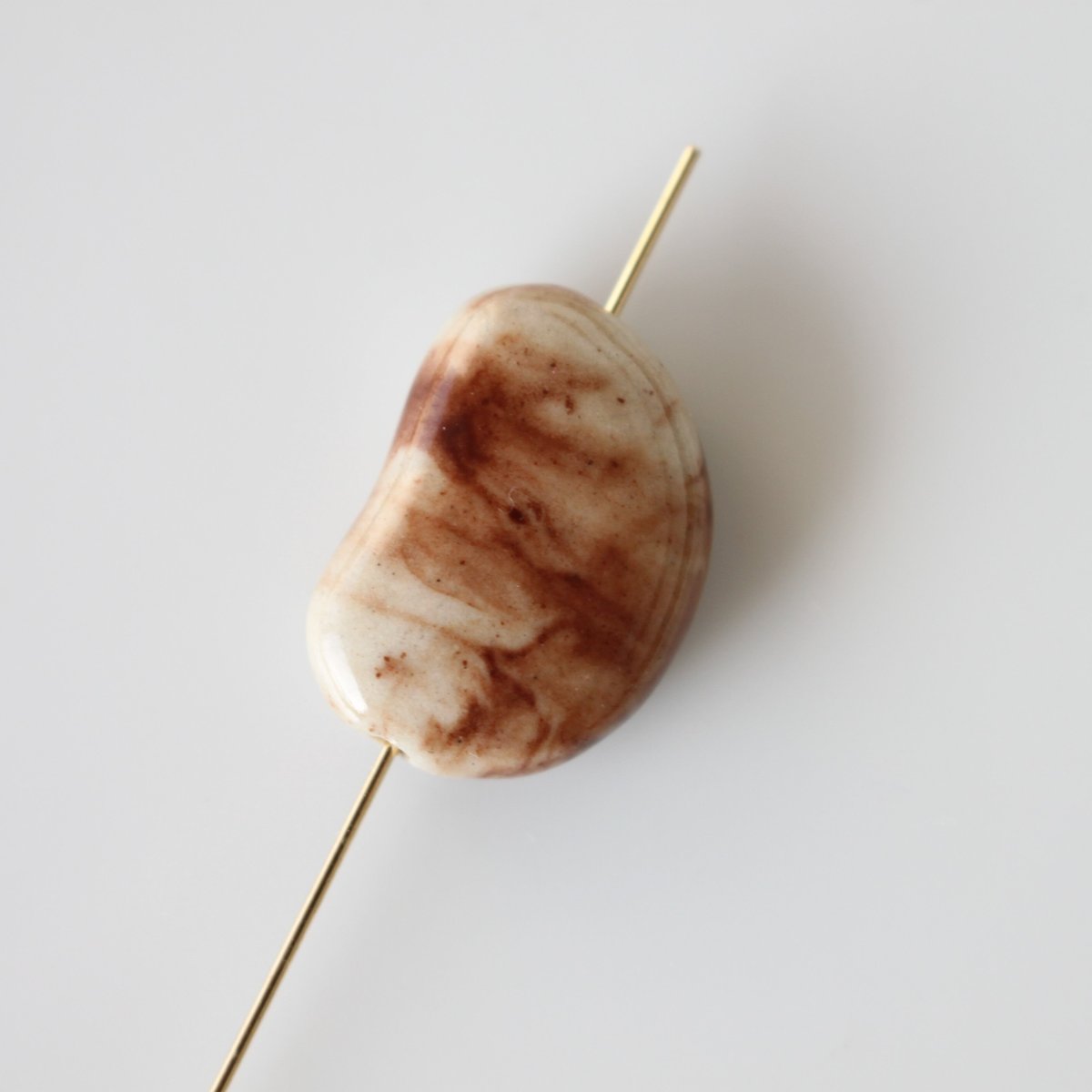 そら豆型の陶器ビーズ 22㎜（オレンジ）フランスパーツ 832 | Le manège