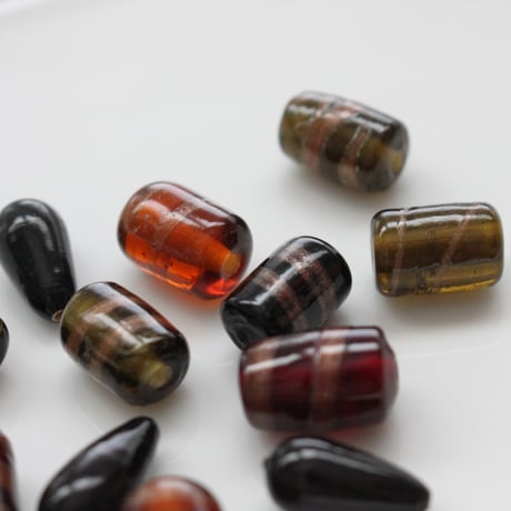 . 円柱型ガラスビーズ13㎜（ワイン）　2個　フランスヴィンテージ　502