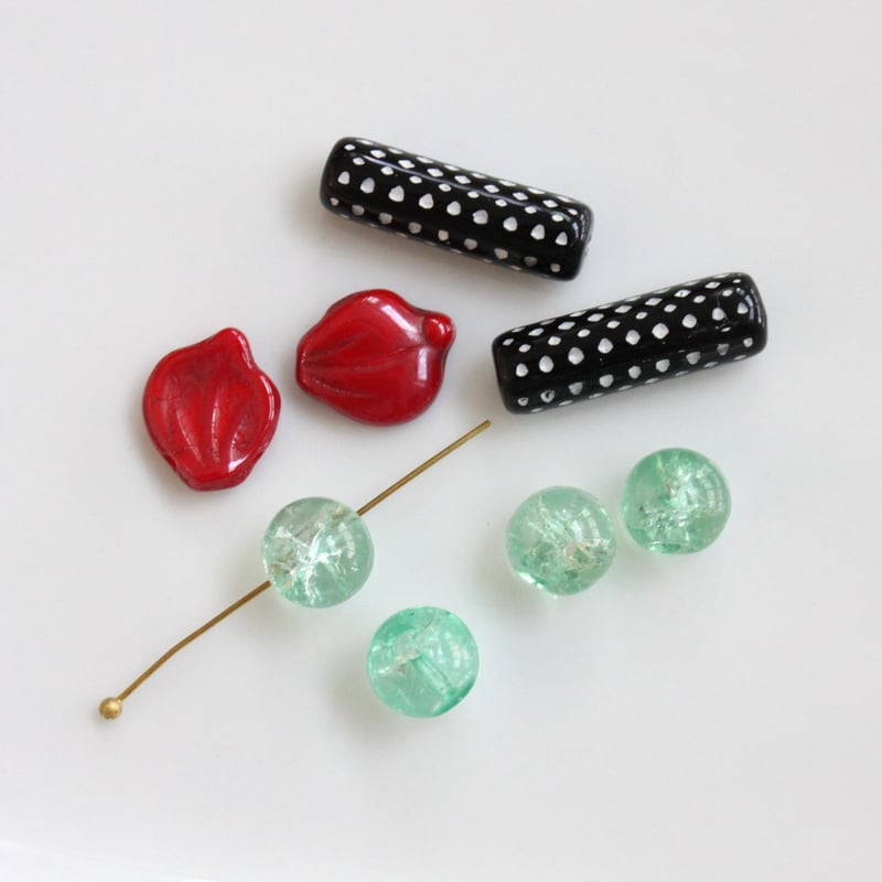 ラウンドクラックガラスビーズ9㎜ 2個 フランス製ヴィンテージ 485