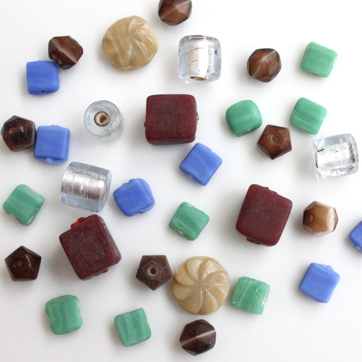 トロールビーズ ♡ 天然石 アメジスト ファセットカット ビーズ 2個セット ファセットカットビーズ6個 (ﾌﾞﾗｳﾝ) 7㎜ フランス製ヴィンテージ 499