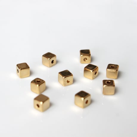 . キューブビーズ4㎜（ゴールド）10個　ドイツ製ヴィンテージ　2224
