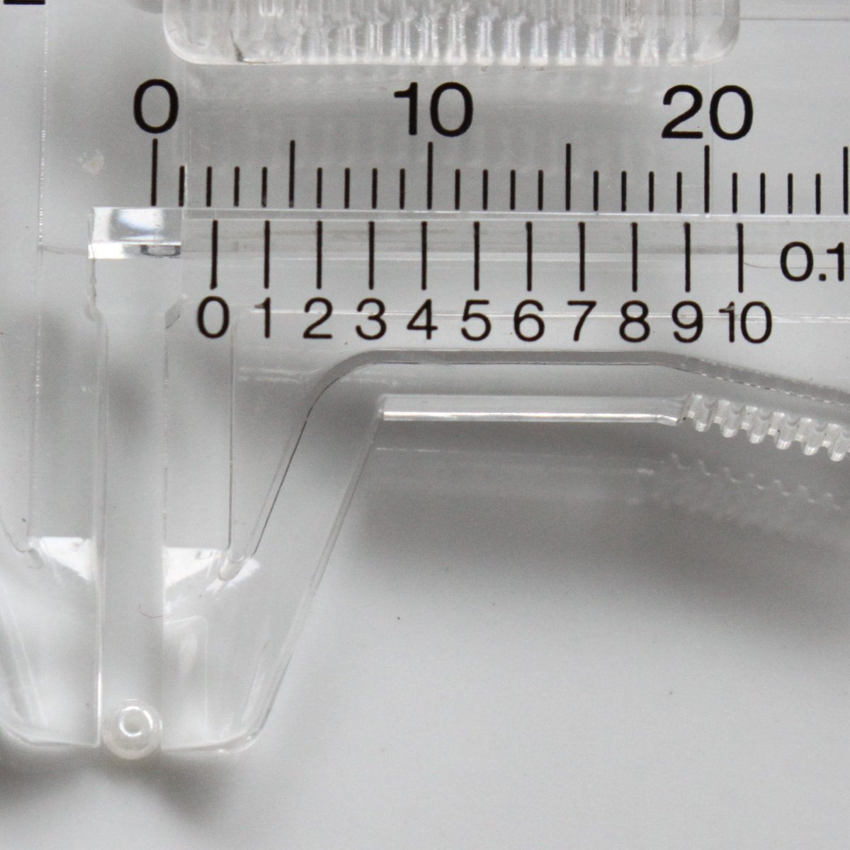 シードビーズ4g (ﾊﾟｰﾙﾎﾜｲﾄ) Ø2㎜ フランスヴィンテージ 654 | Le ma