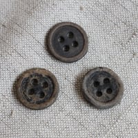 フランスの古い紙製ボタン18㎜　各種（ﾌﾞﾗｯｸ）パピエ・マシェ ボタン 　フランスアンティークボタン　313