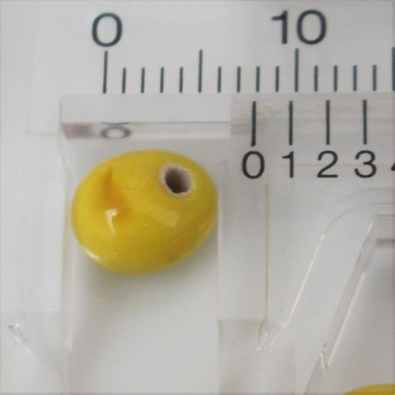 ビーズ ドロップ陶器ビーズ6個（ｲｴﾛｰ）20年代フランス製484A | Le manège