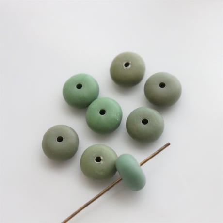 .平丸ビーズ8個（deepgreen）8㎜　ドイツ製70年代ヴィンテージ　2262