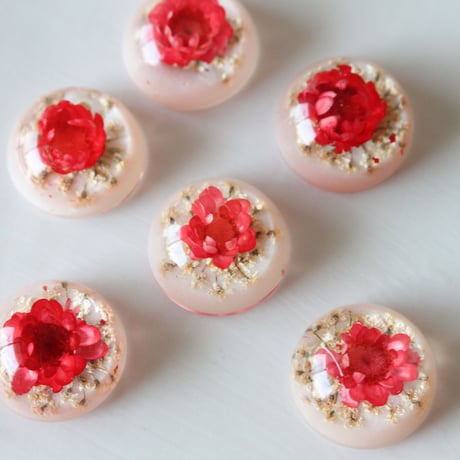 フランス現代カボション1.8㎝　cream×redアクリルフラワーパーツ 757