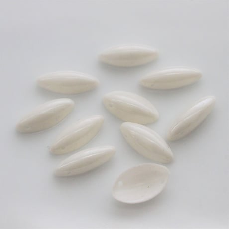 .【希少】ナツメ型スパンコール14㎜  10個　white（ゼラチン）1920年代フランス製　798