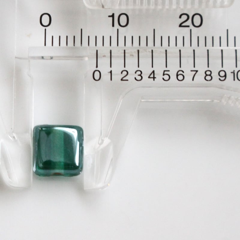 フラットスクエアガラスビーズ 7㎜ 6個 フランスヴィンテージ 2424