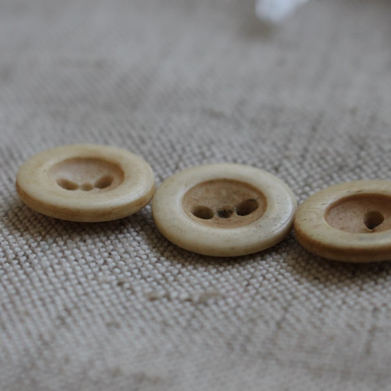 フランスの古いボーンボタン 16㎜.17㎜ フランスアンティーク 330 | Le