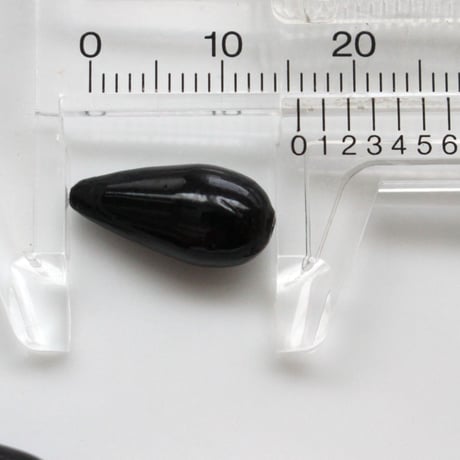 . ドロップ型ガラスビーズ16㎜（ブラック）　4個　フランスヴィンテージ　483