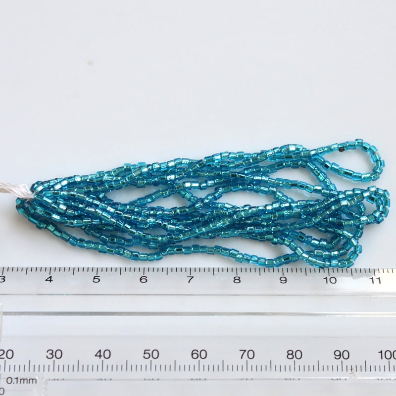 シードビーズ (ﾒﾀﾘｯｸﾌﾞﾙｰ) Ø2㎜ チェコヴィンテージ fe15 | Le m