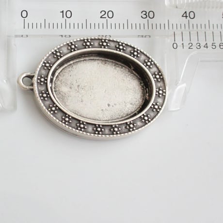 . 真鍮製ペンダントトップベース（25×18mm用）アンティークシルバーカラー　982