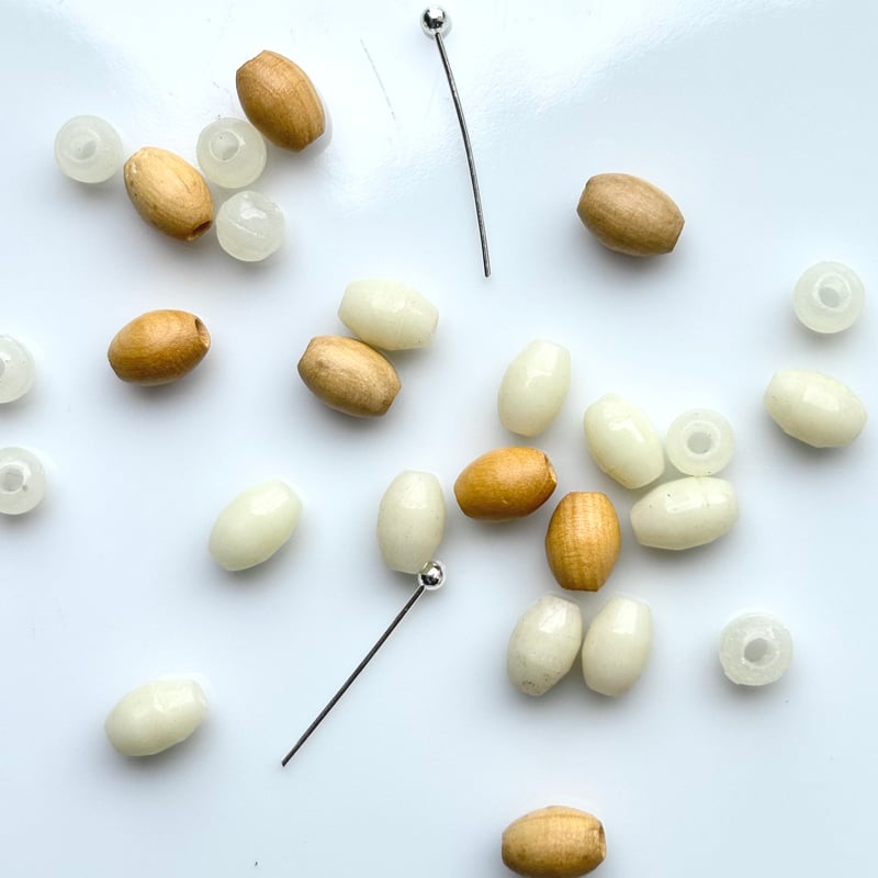 ナツメ型ビーズ14個 6㎜（ｵﾌﾎﾜｲﾄ）フランス製 383 | Le manège