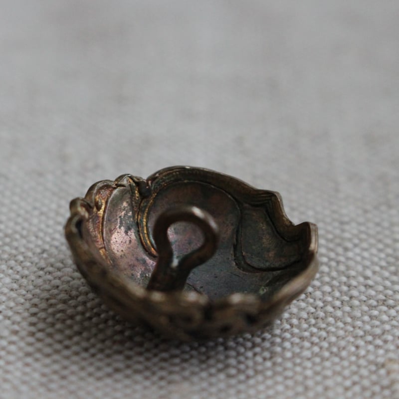 古いアールデコ模様のメタルボタン 21㎜ フランスアンティーク 241