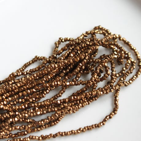.アンティークシードビーズ Ø2㎜（ｺﾞｰﾙﾄﾞ）1.8ｇ　1920年代　フランス製