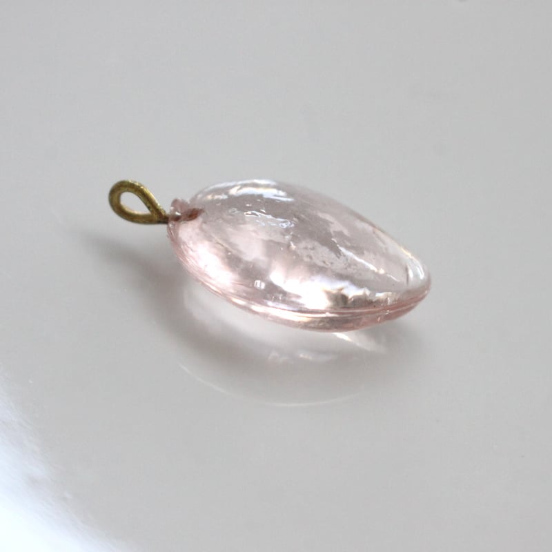 カン付きしずく型ガラスパーツ 18㎜（ｸﾘｱﾋﾟﾝｸ）フランス製