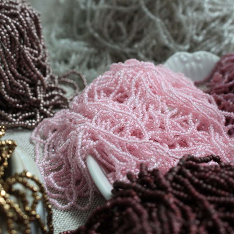 アンティークシードビーズ Ø2㎜（ｸﾘｱﾋﾟﾝｸ）1束 1920年代 フランス製