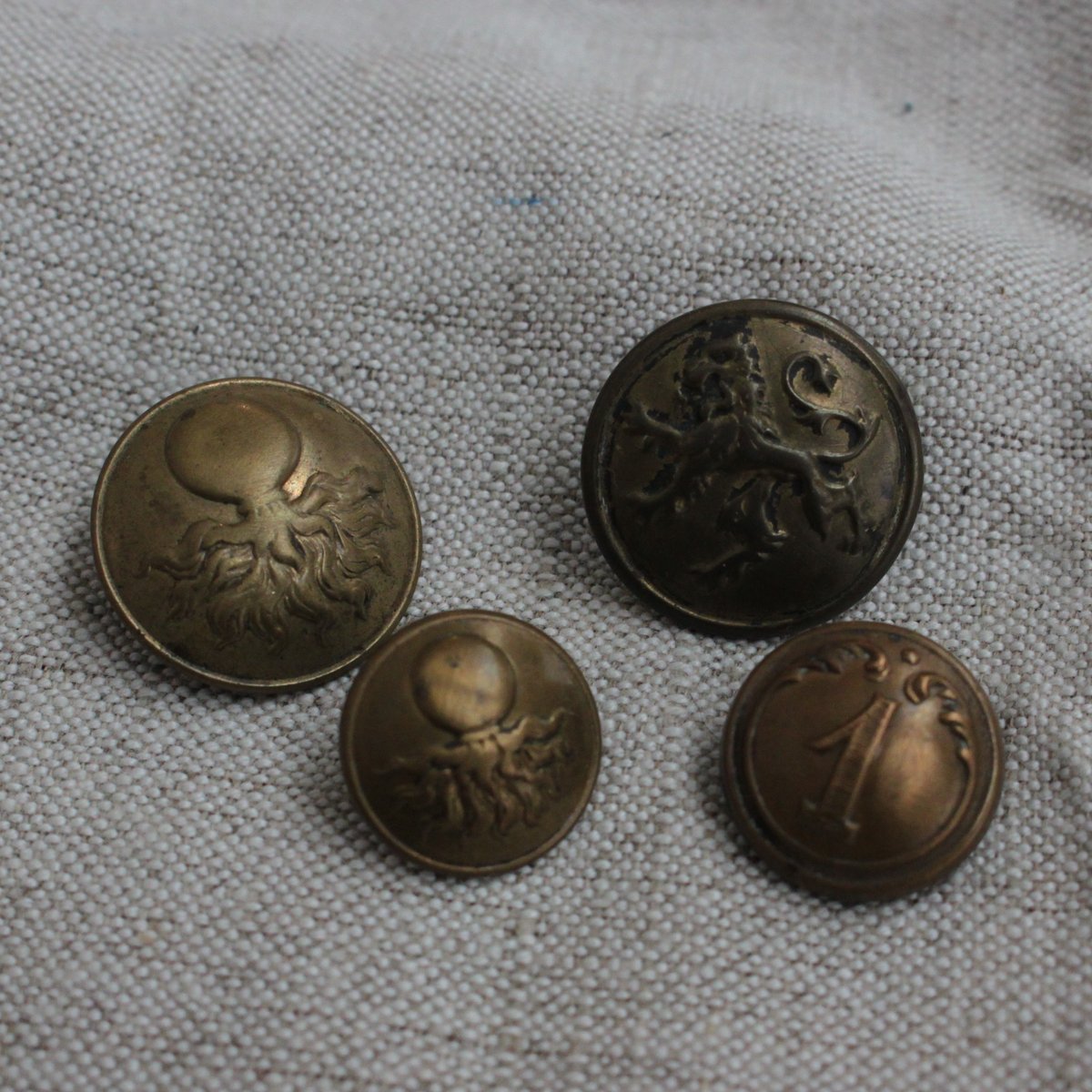古い真鍮のボタン 23㎜ フランスアンティーク fh34 | Le manège