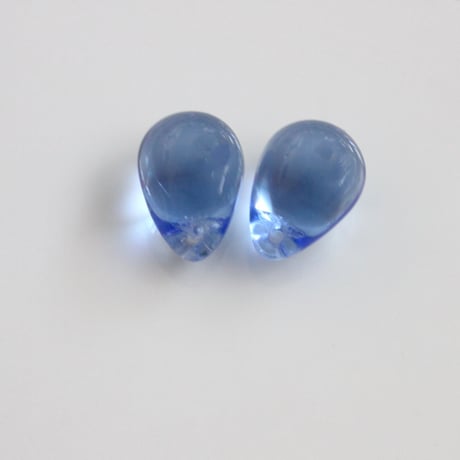 .ドロップガラスビーズ13㎜　2個（blue）　チェコ80年代ヴィンテージ　254