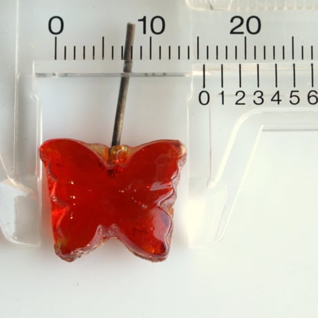 . ピン付きパピヨン型ガラスパーツ 15㎜（ﾚｯﾄﾞ）フランス製　ヴィンテージ　534