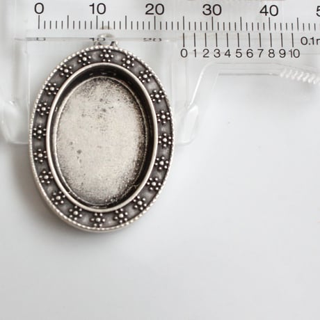 . 真鍮製ペンダントトップベース（25×18mm用）アンティークシルバーカラー　982