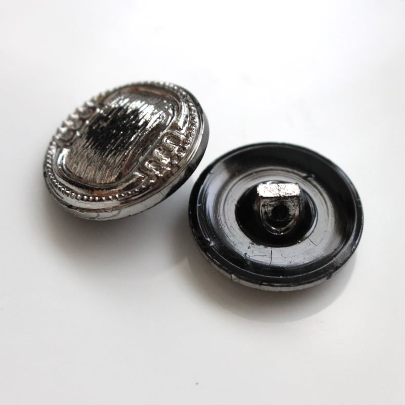 ガラスボタン21㎜（シルバーセンターブラック）2個 ヨーロッパ