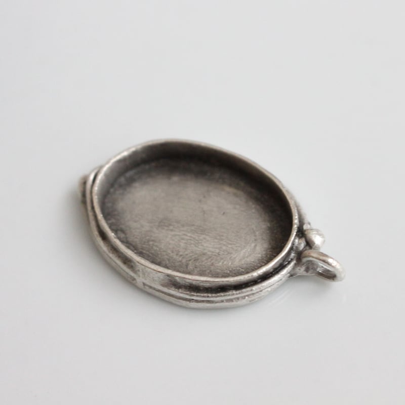 真鍮製ペンダントトップベース（25×18mm用）アンティーク