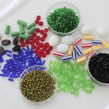 SALVADORI　竹ビーズ （ﾗｲﾄｸﾞﾘｰﾝ）5ｇ　フランス製ヴィンテージビーズ　632