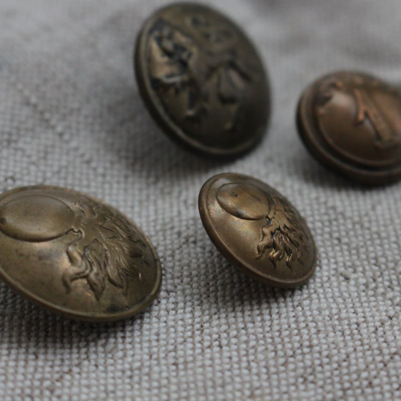 フランスアンティーク クラウン ※お値下げ交渉はコメントからお願いします 古い真鍮のボタン 18㎜ フランスアンティーク fh32 | Le manège