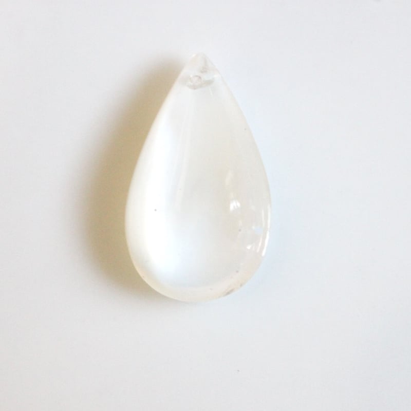 乳白色のしずく型ガラスビーズ22㎜ フランスヴィンテージ 403 乳白色のしずく型ガラスビーズ22㎜ フランスヴィンテージ 403
