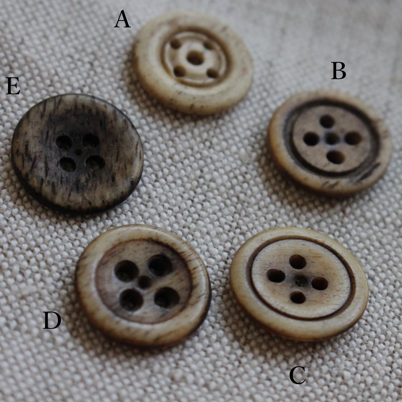 フランスの古い天然素材のボタン16㎜ 各種 フランスアンティークボタン
