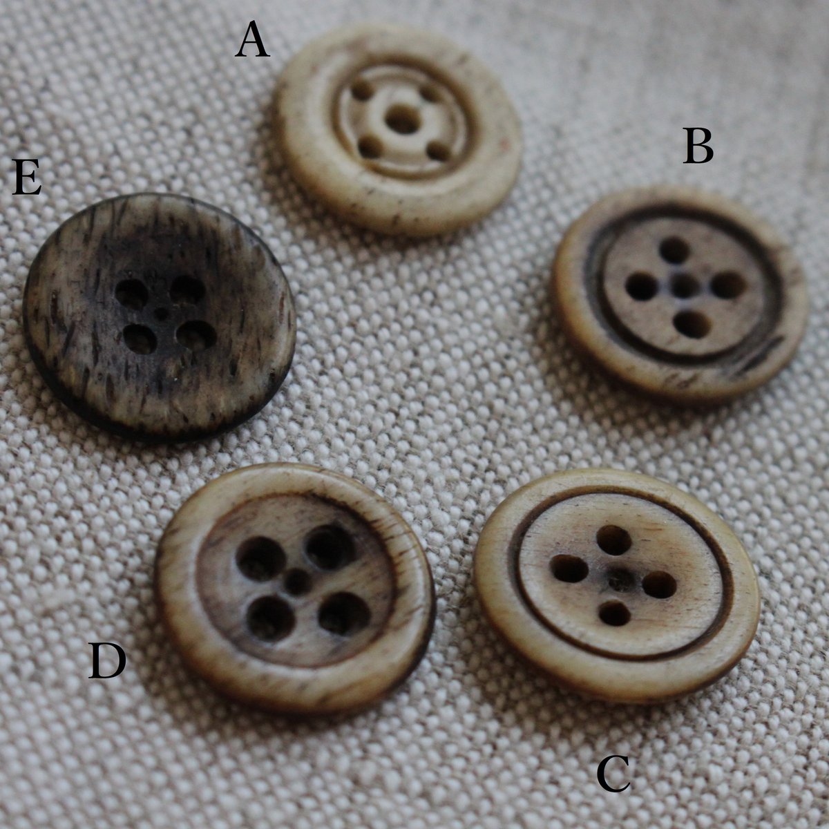 フランスの古い天然素材のボタン16㎜ 各種 フランスアンティークボタン