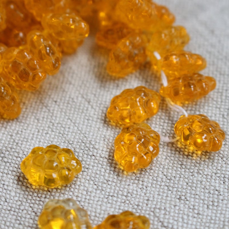 フラットぶどうのガラスパーツ（イエロー）14㎜ 2個 チェコ