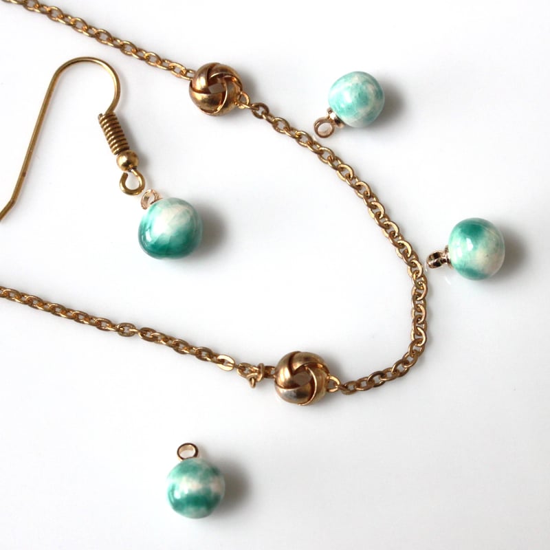 カン付きラウンドパーツ7㎜(Green x antique gold)4個 チェコ カン付きラウンドパーツ7㎜(Green x antique gold)4個 チェコ