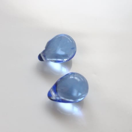 .ドロップガラスビーズ13㎜　2個（blue）　チェコ80年代ヴィンテージ　254