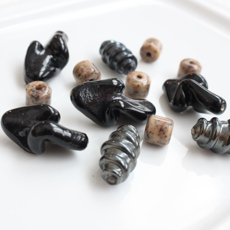 ブラックガラスビーズ32㎜ フランスヴィンテージ 283 | Le manège