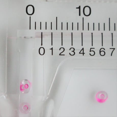 シードビーズ　5ｇ　Ø2㎜　(Magenta)　フランスヴィンテージ　　2702