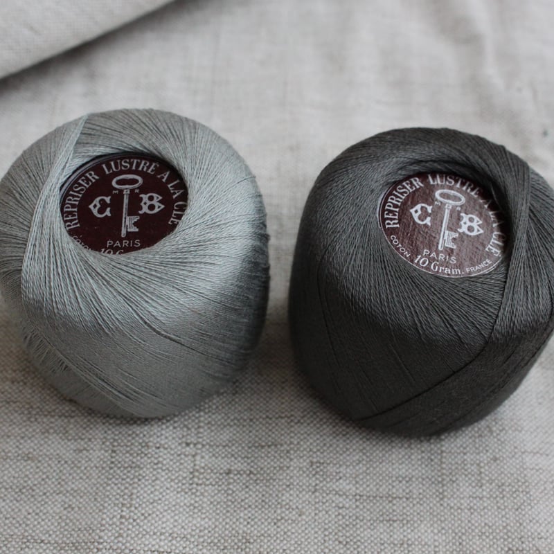 フランス製ヴィンテージデッドストック 糸巻き À la Clé（鍵印）（濃い